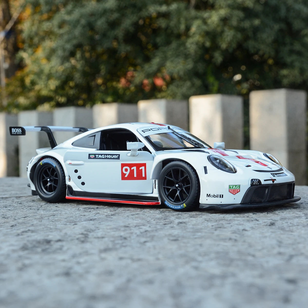 1:24 Die Cast Porsche 911 RSR racing edition die casting alloy car model Art Deco Collection Toy tools gift factory Bburago