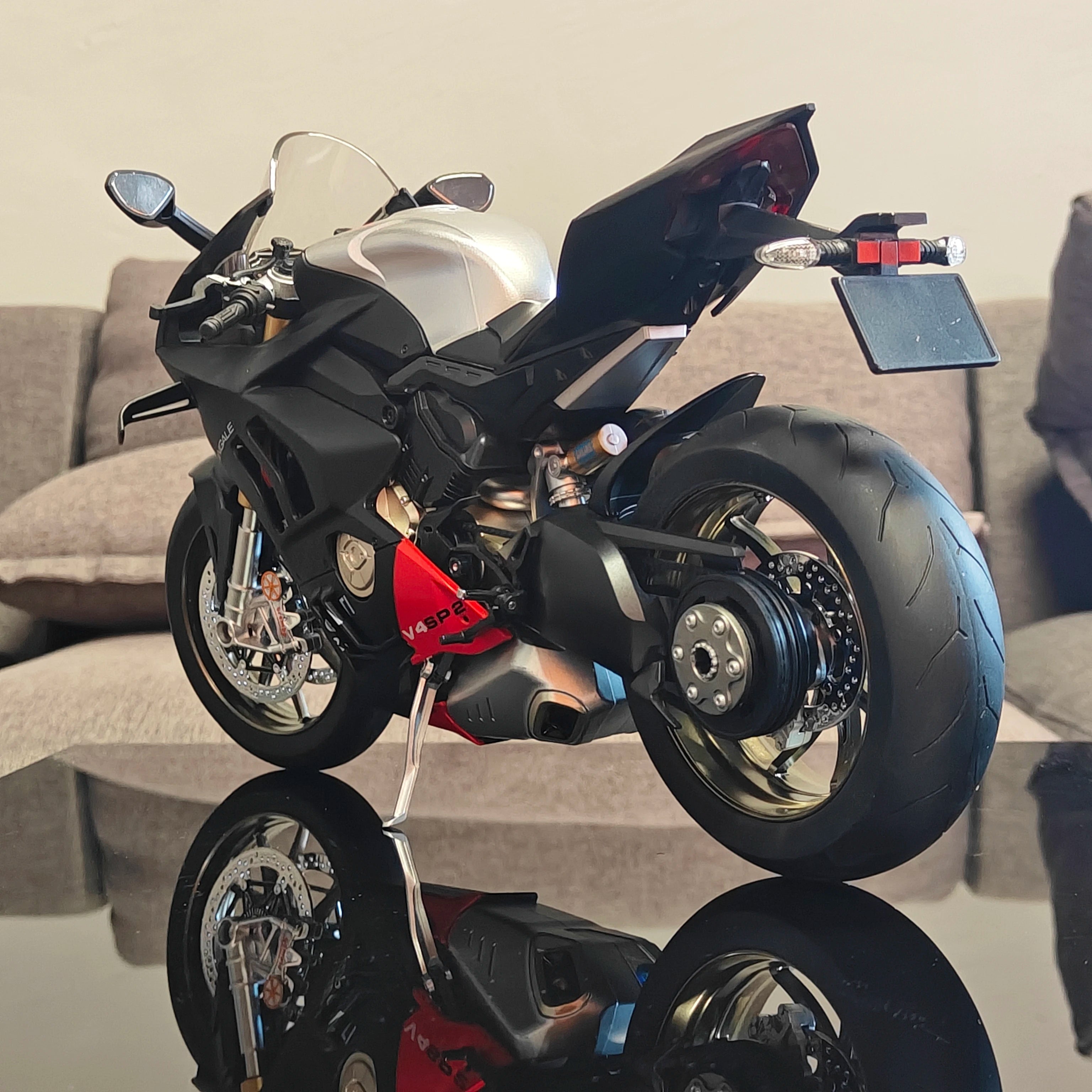 1:6 Die Casting Spray Ducati V4SP2 Racing Motorcycle Alloy Model Large Motorcycle Ornaments Collection Display Present For Kid